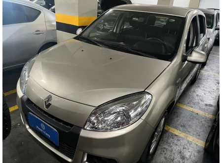 Renault SANDERO