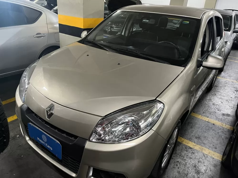 Renault SANDERO
