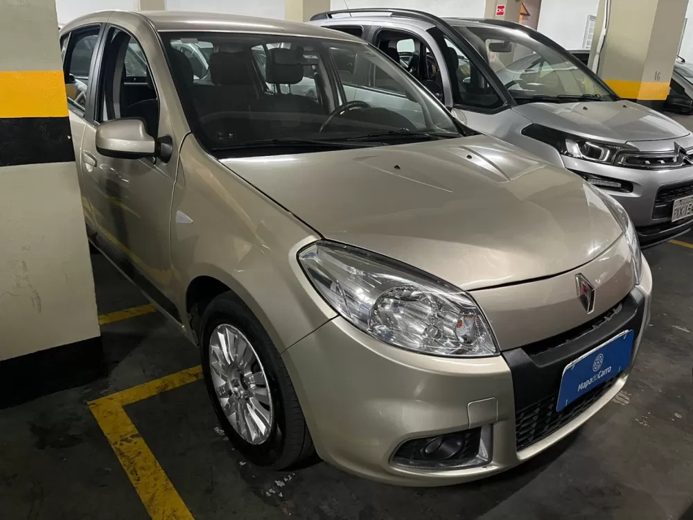 Renault SANDERO
