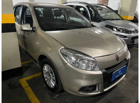 Renault SANDERO