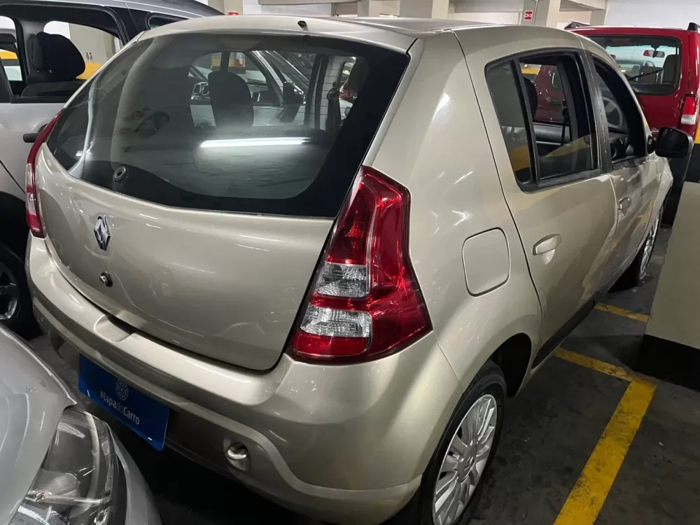 Renault SANDERO