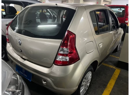 Renault SANDERO