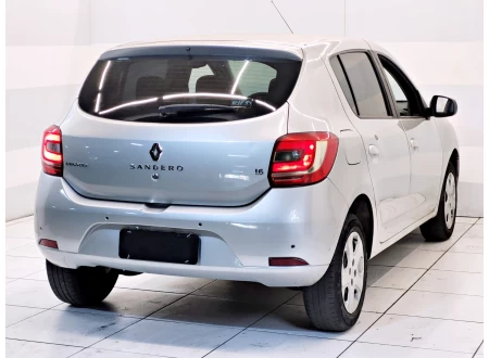Renault SANDERO