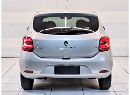 Renault SANDERO