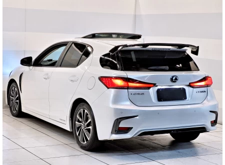 Lexus CT200h