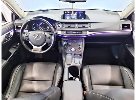 Lexus CT200h