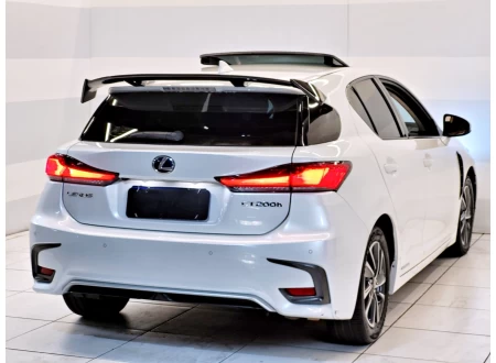Lexus CT200h