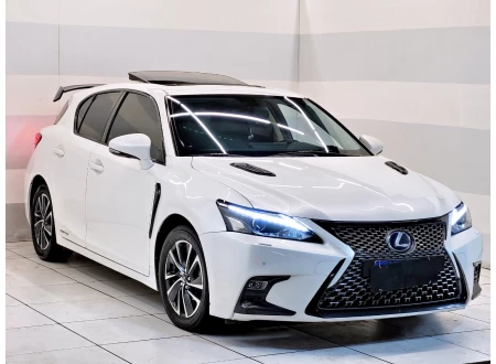 Lexus CT200h