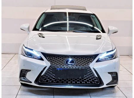 Lexus CT200h