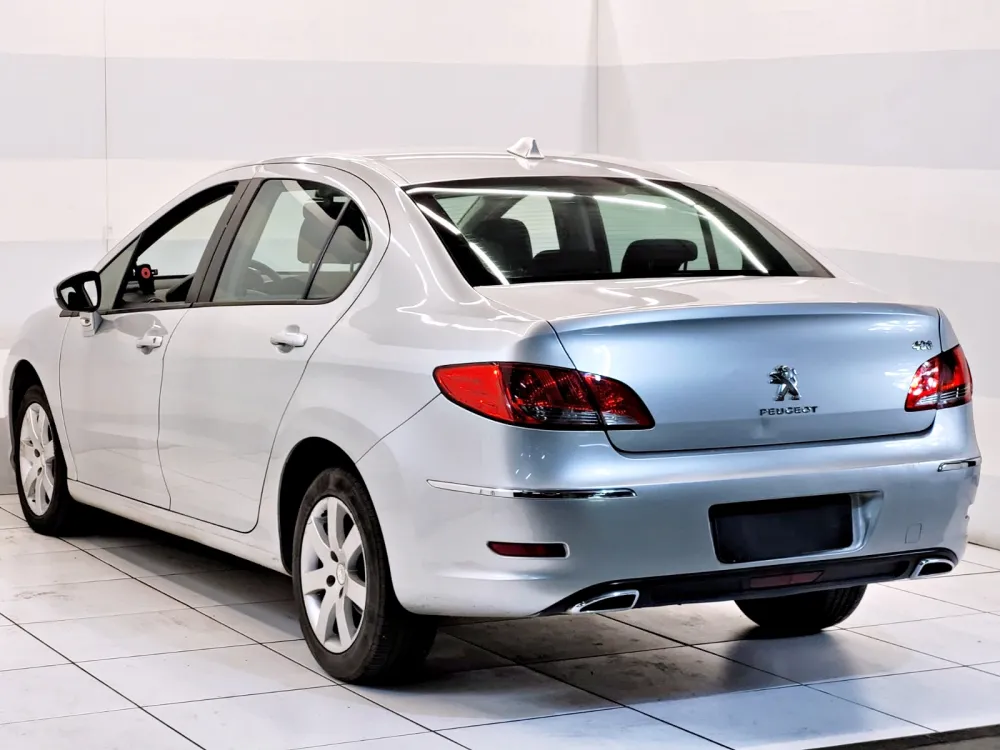 Peugeot 408