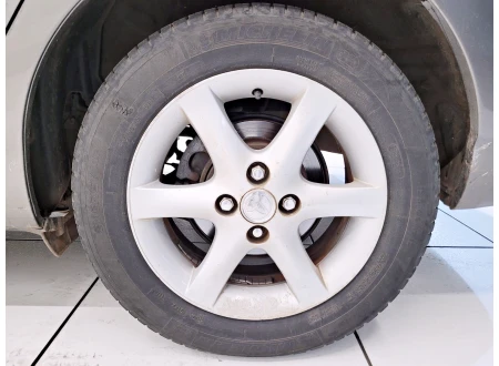 Toyota Fielder 1.8 16v Gasolina 4p Aut.