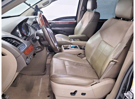 Chrysler TOWN