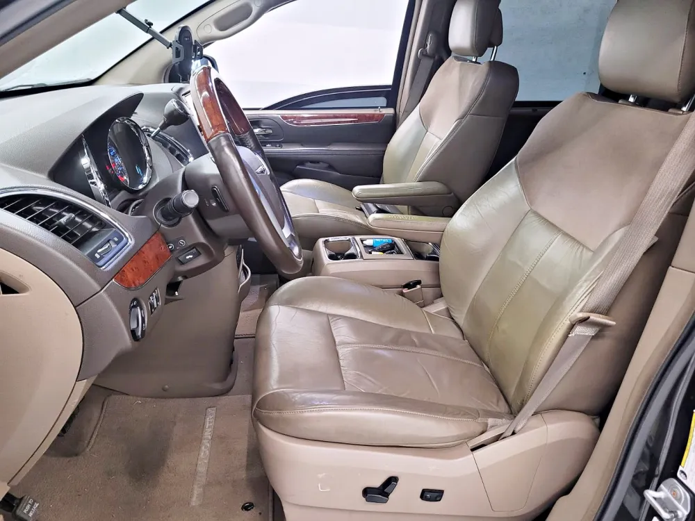 Chrysler TOWN