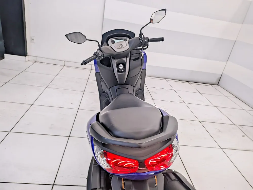 YAMAHA NMAX