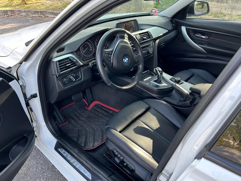 BMW 320i