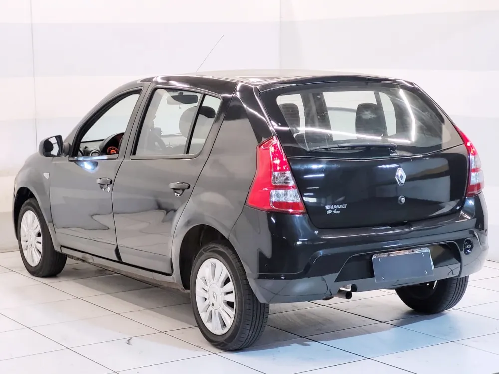 Renault SANDERO