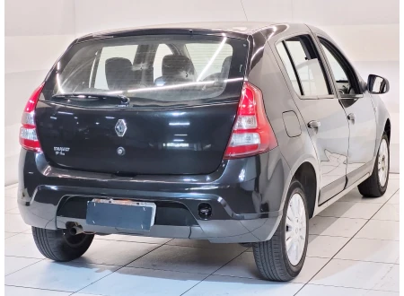 Renault SANDERO