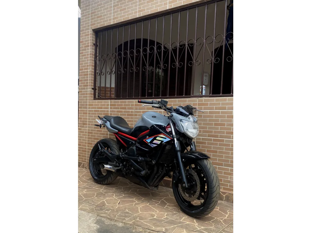 YAMAHA XJ6