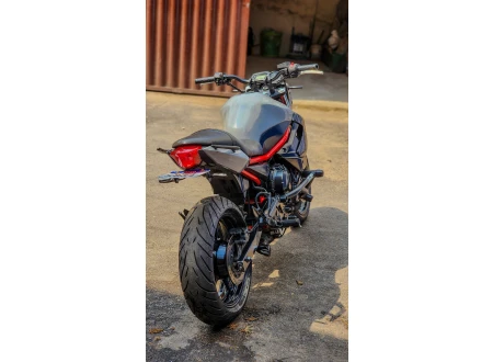 YAMAHA XJ6