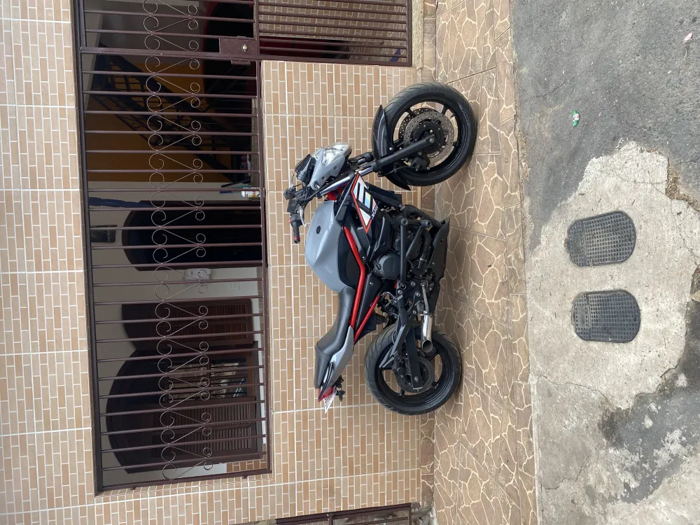 YAMAHA XJ6