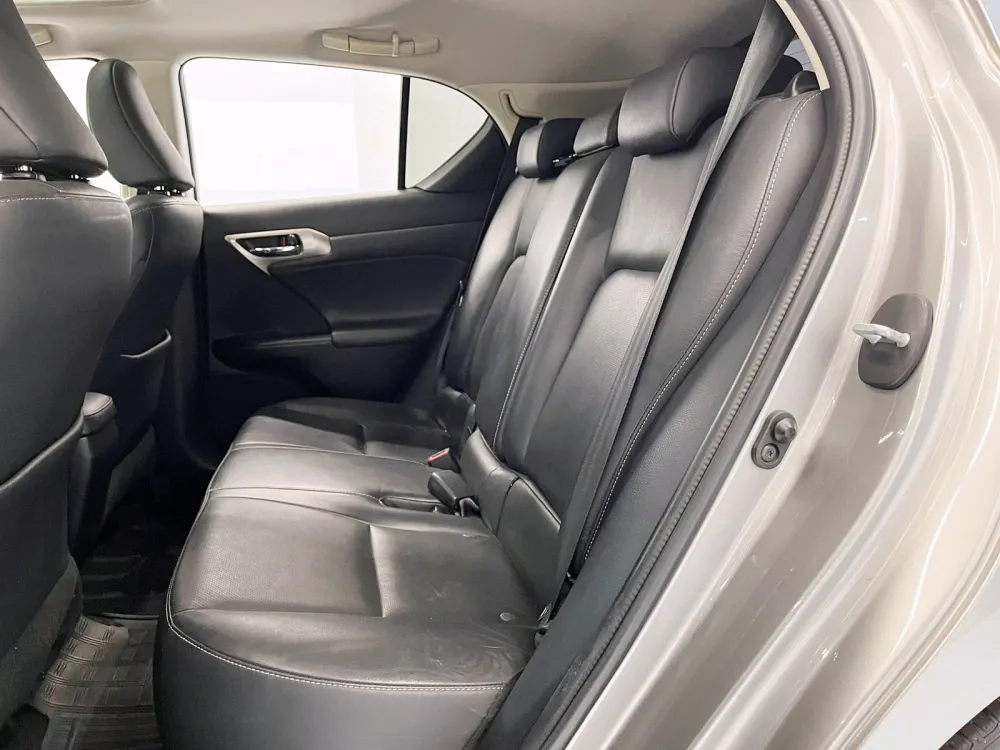 Lexus CT200h