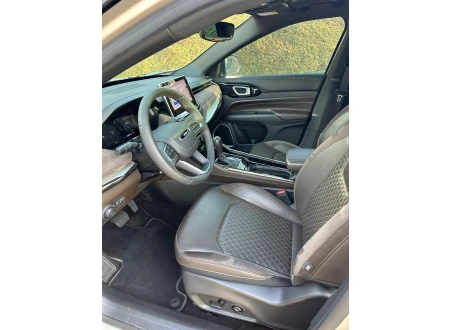 Jeep Commander