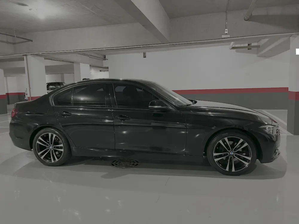 BMW 320i