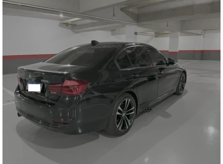 BMW 320i