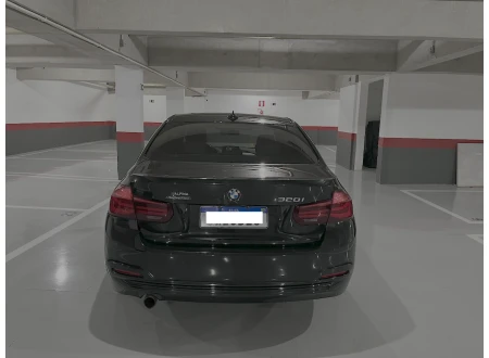 BMW 320i