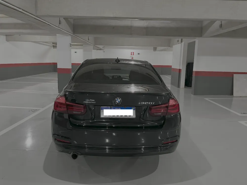 BMW 320i