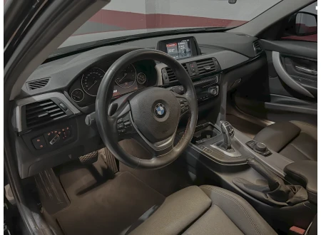 BMW 320i