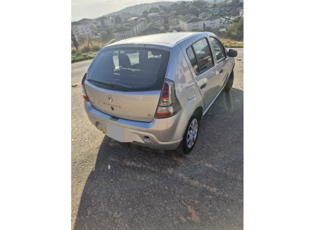 Renault SANDERO