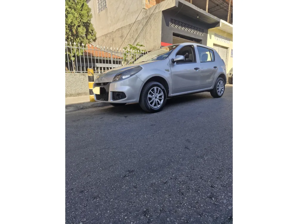 Renault SANDERO