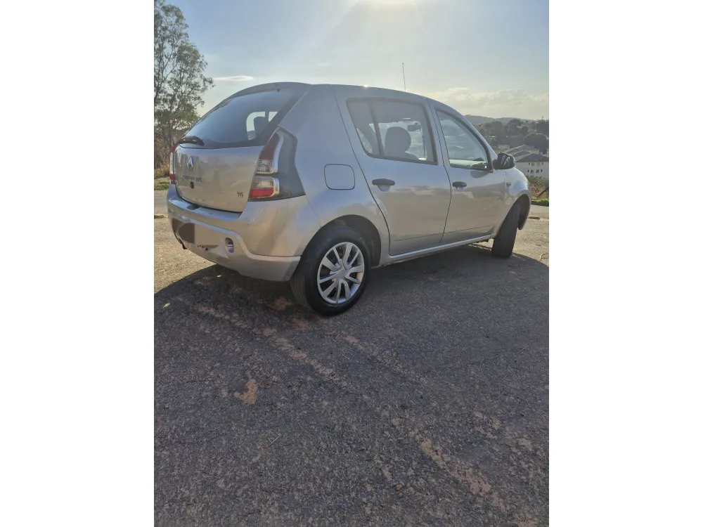 Renault SANDERO