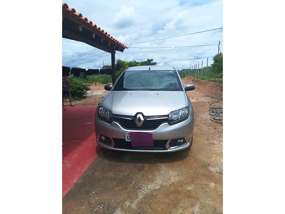 Renault SANDERO