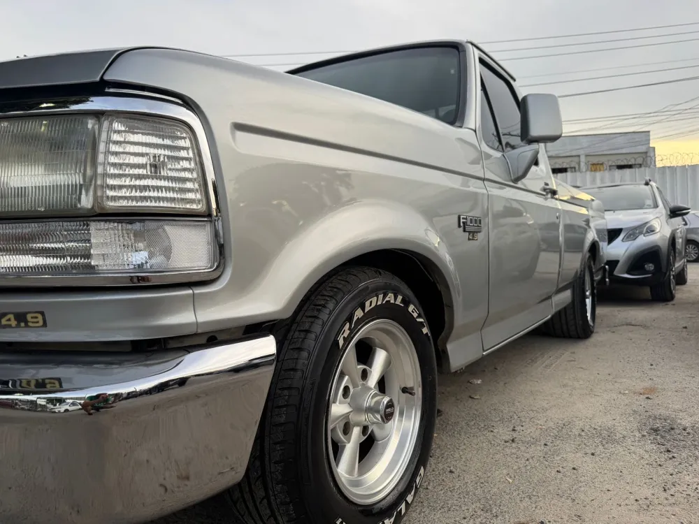 Ford F-1000