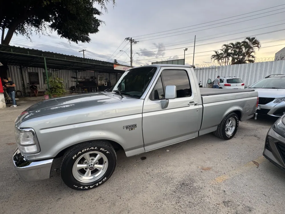 Ford F-1000