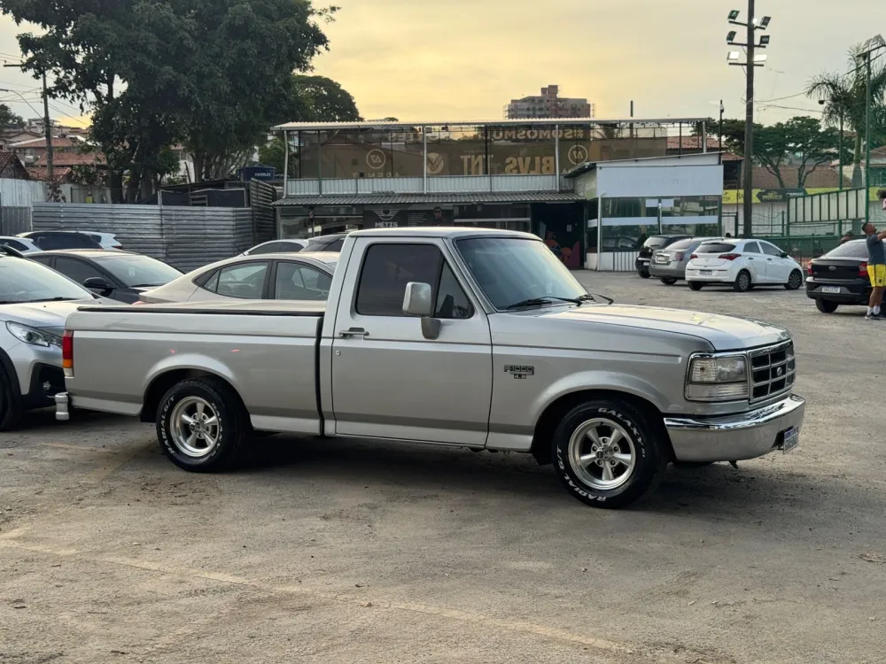 Ford F-1000
