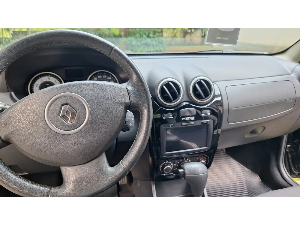 Renault SANDERO