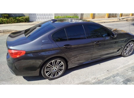 BMW 530e