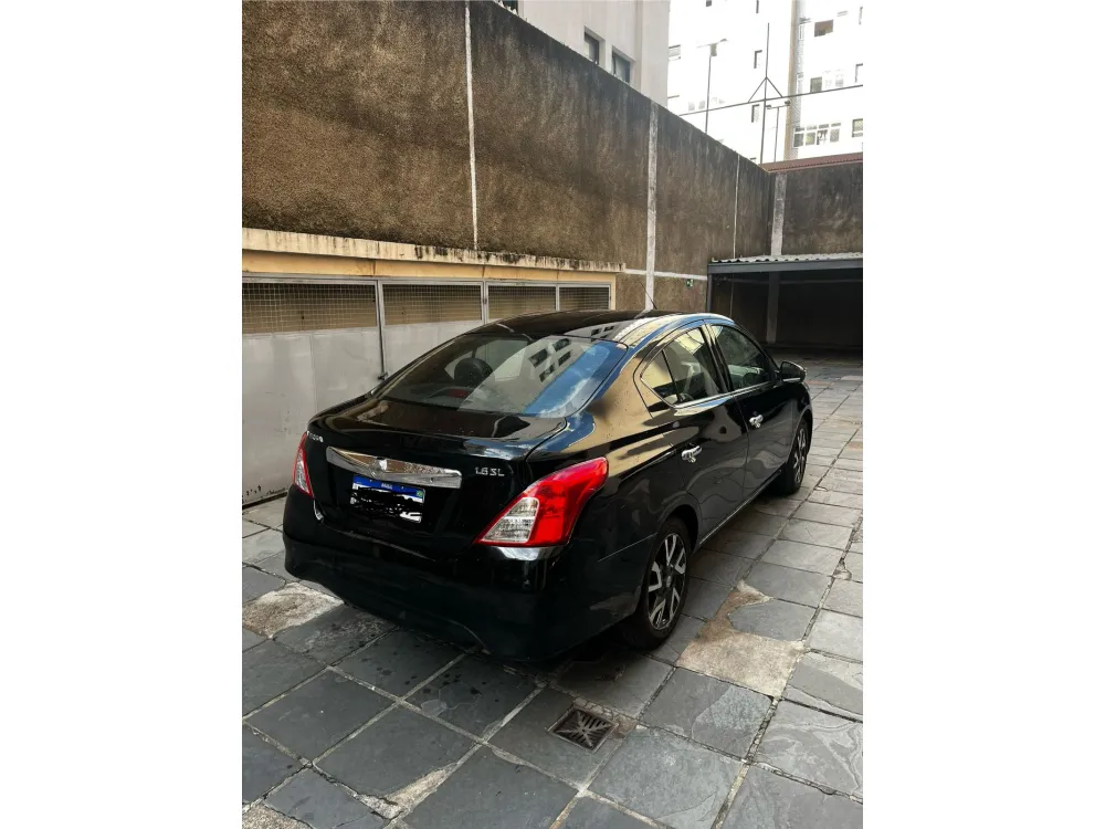 Nissan VERSA