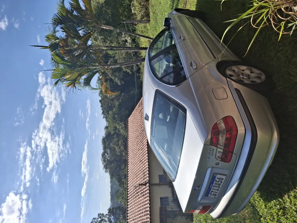 BMW 320i