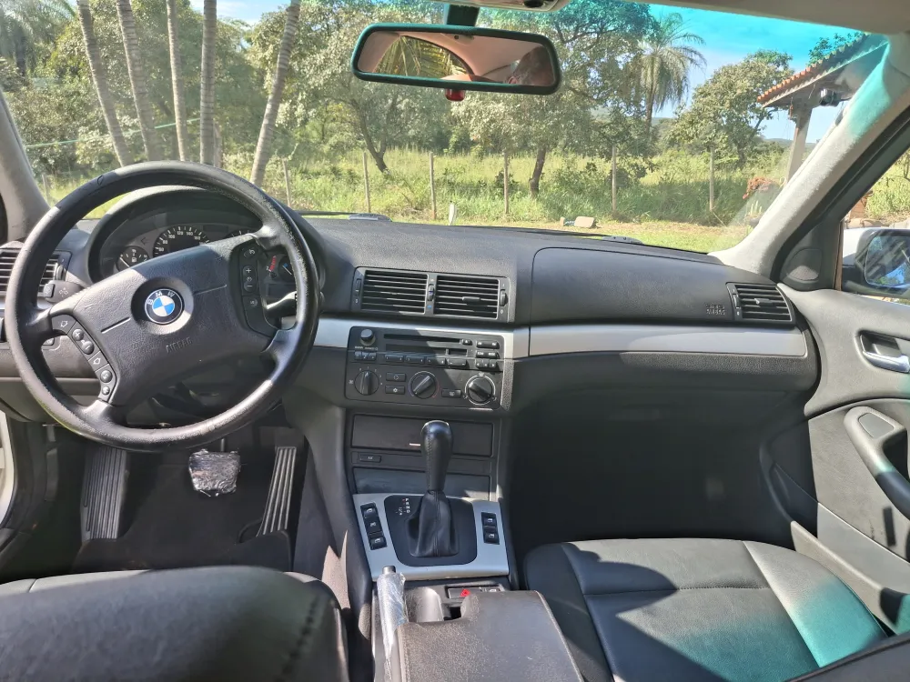 BMW 320i