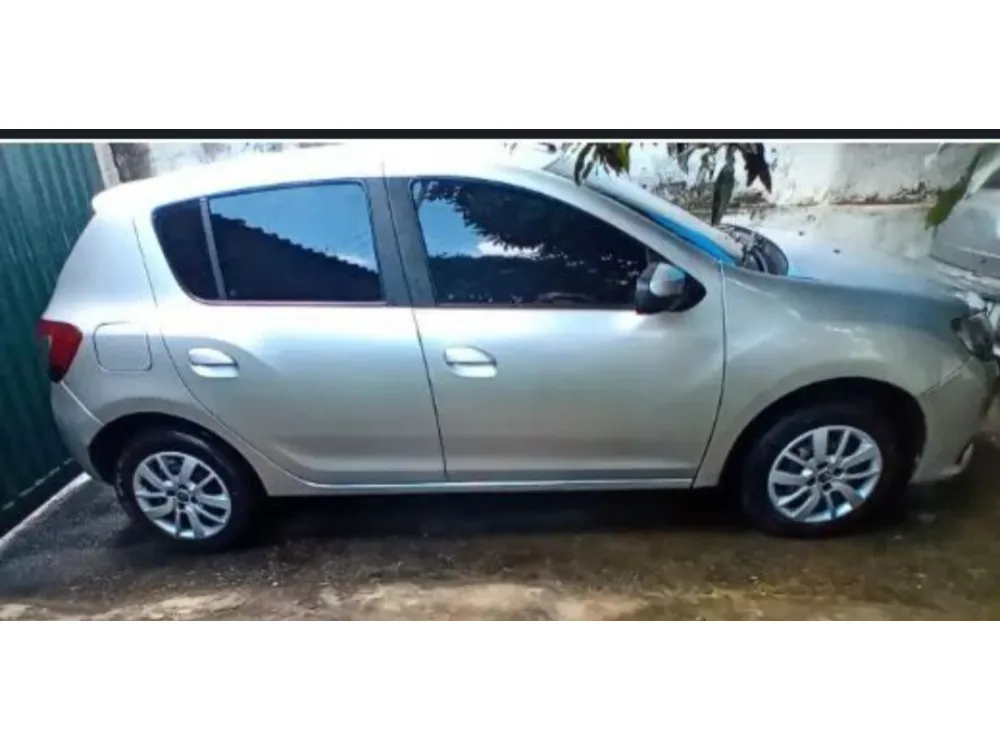 Renault SANDERO