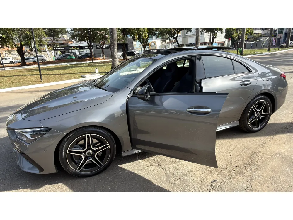 Mercedes-Benz CLA-200