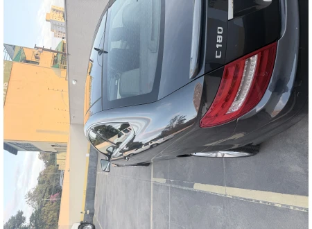 Mercedes-Benz C-180