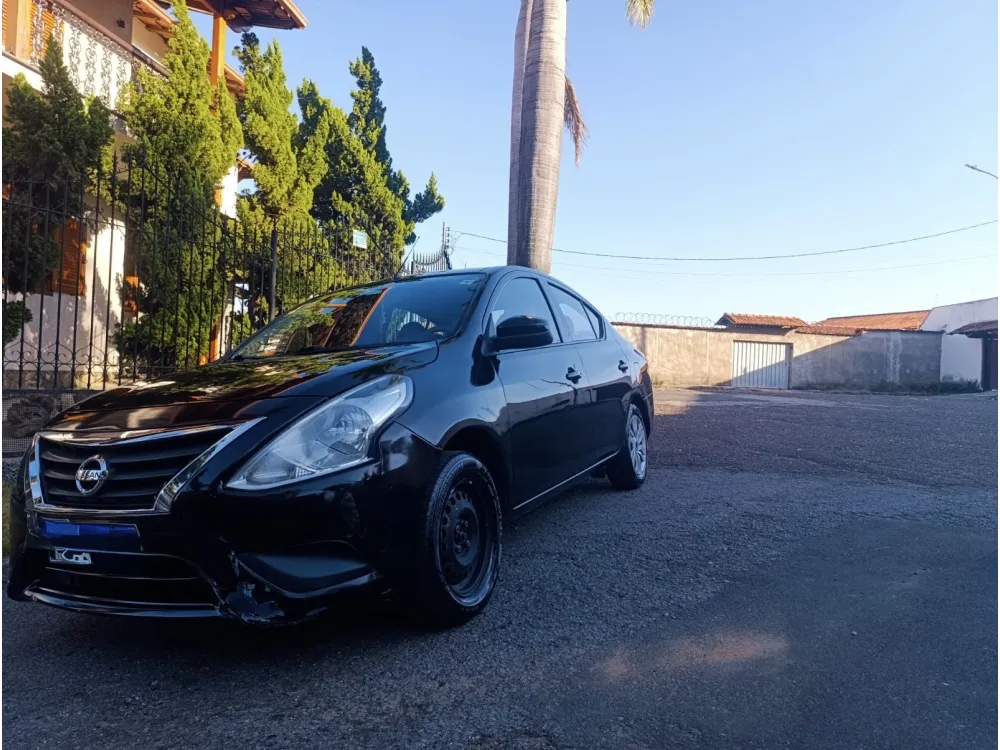 Nissan VERSA