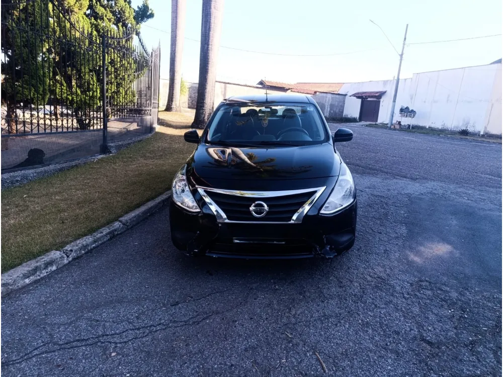 Nissan VERSA