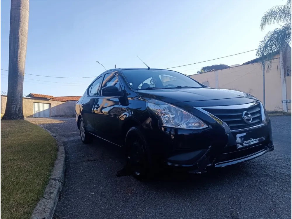 Nissan VERSA
