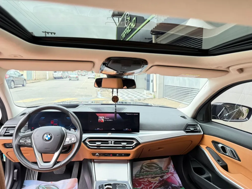 BMW 320i